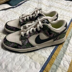 CRISP NIKE DUNK LOW NEXT NATURE FLORAL TAPESTRY SIZE 7.5 NEW!!!!